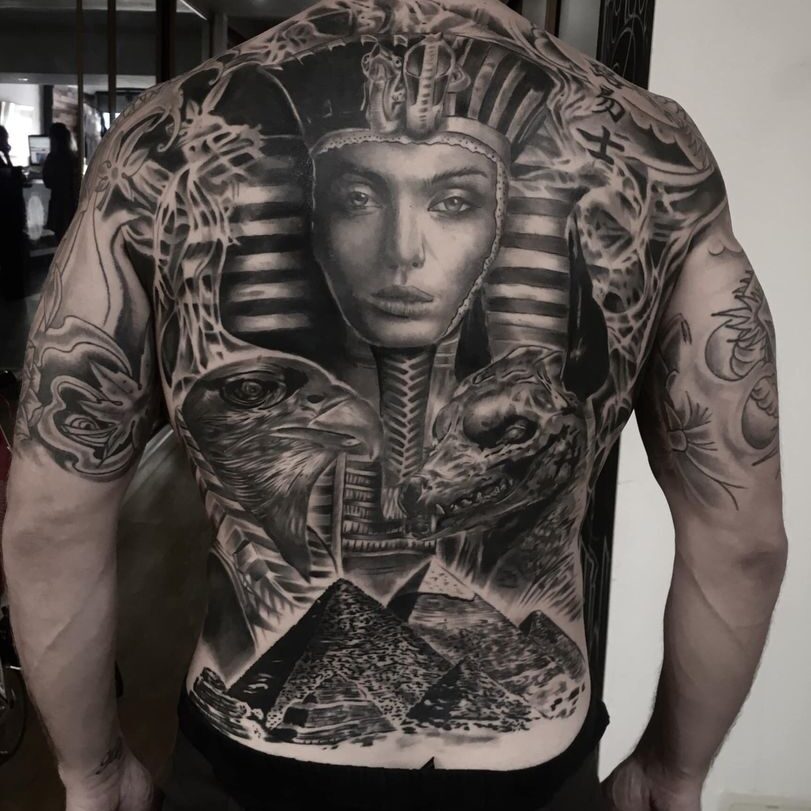 Tatuaż wykonany przez Dawida Auguścika.